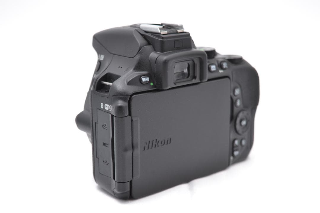 ■ 美品 ■ S数3,918回　ニコン　Nikon D5600 レンズキット