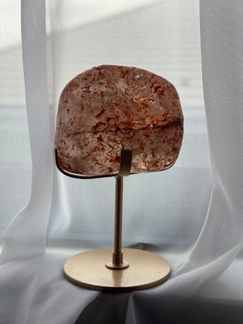 溢れる虹　ノンポリッシュ ファイヤークォーツ（ブラジル産／専用スタンド付き）