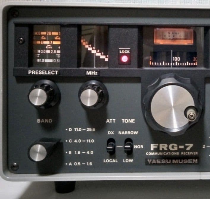 八重州無線　FRG-7　通信受信機 　( 現状動作中古機器扱い )