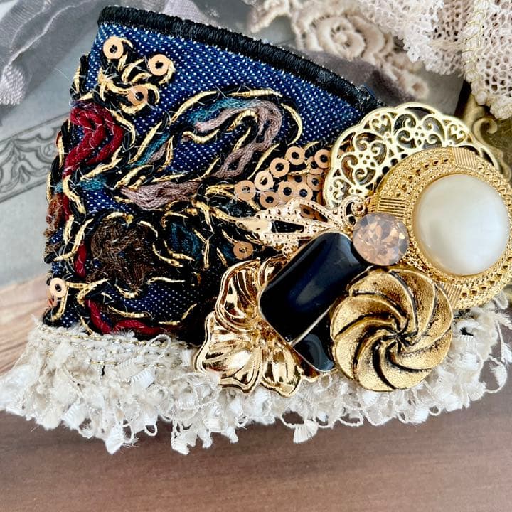 no.59 ハンドメイド　デニム刺繍リボンとフリフリフリンジのヘアアクセサリー