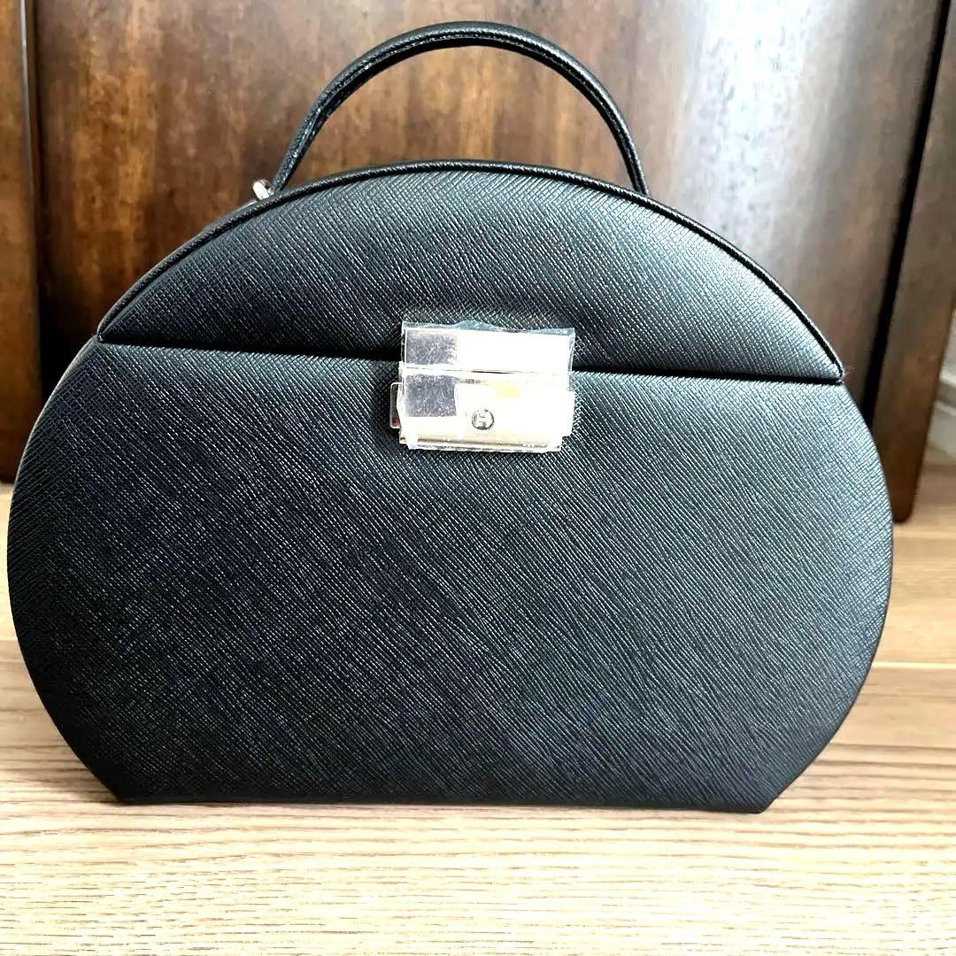 【新品未使用】おしゃれなジュエリーボックスミラー、鍵付きブラック貴金属　値下げ