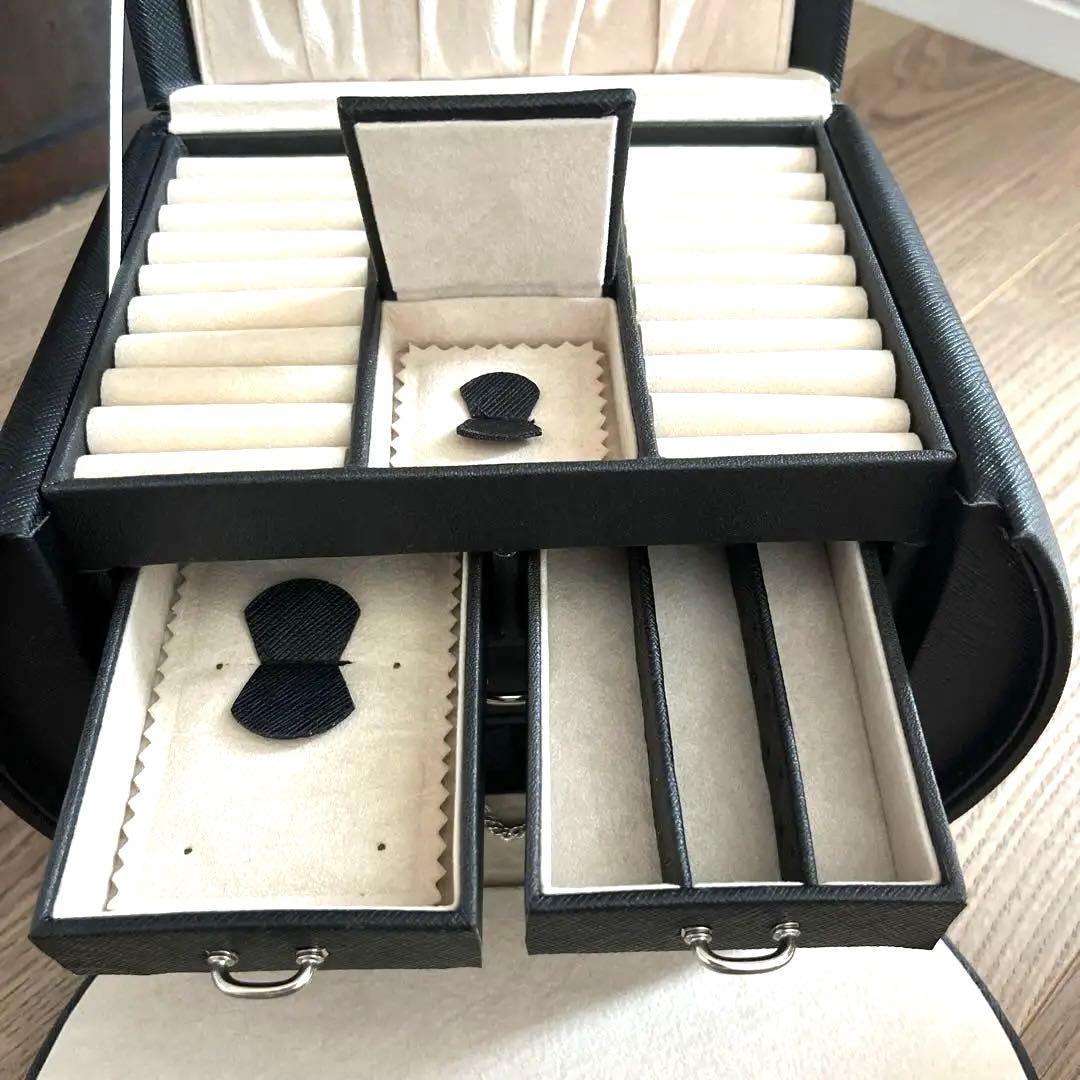 【新品未使用】おしゃれなジュエリーボックスミラー、鍵付きブラック貴金属　値下げ