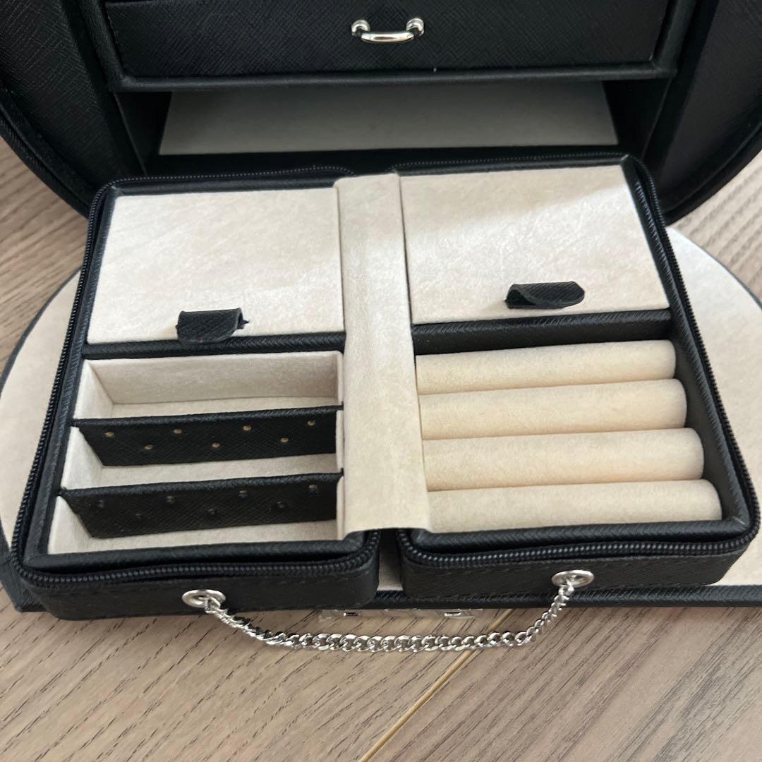 【新品未使用】おしゃれなジュエリーボックスミラー、鍵付きブラック貴金属　値下げ