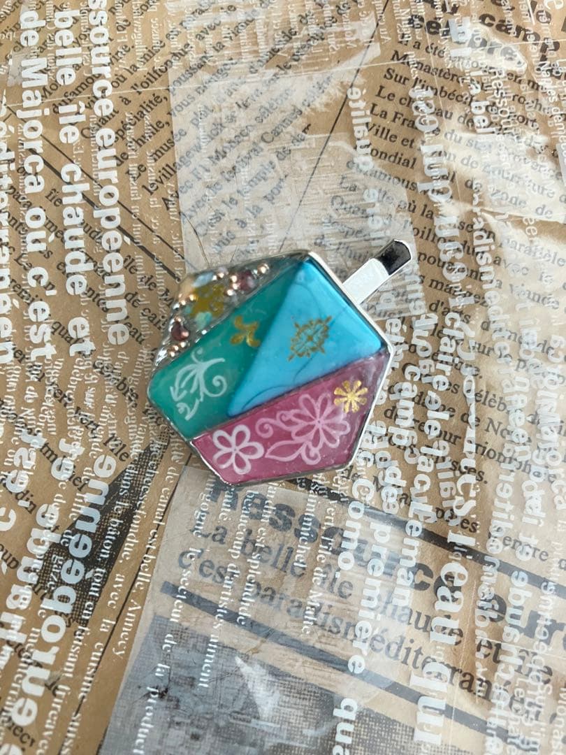 ハンドメイド　蓄光とターコイズのポニーフック