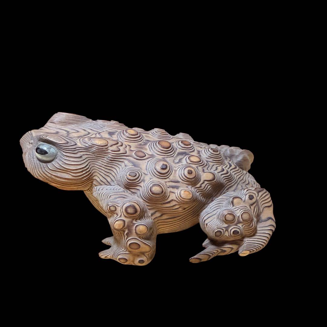 カエル　木彫り　彫刻　蛙の置物　ガマガエル