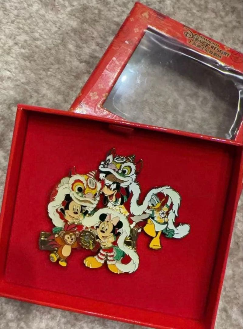 上海ディズニーランド正規品春節ピンバッジミッキー獅子舞限数1000
