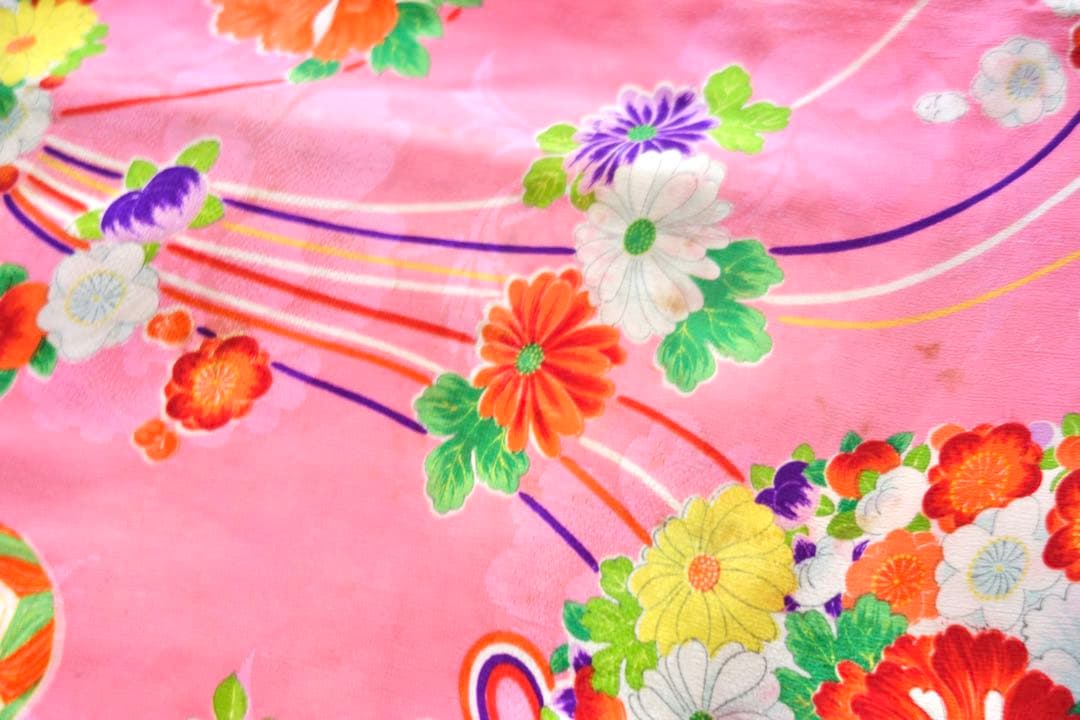 アンティーク子供着物　花薬玉　四つ身　華やか　お正月　七五三　お雛祭りに