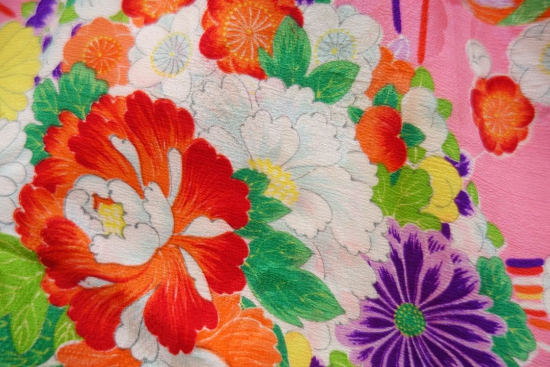 アンティーク子供着物　花薬玉　四つ身　華やか　お正月　七五三　お雛祭りに