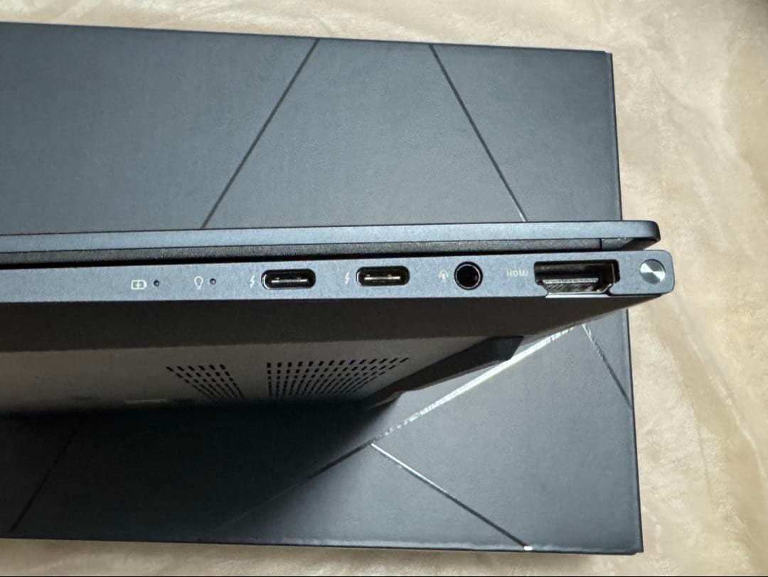 【美品・ペン付】ASUS Zenbook 14X OLED（UX3404V）