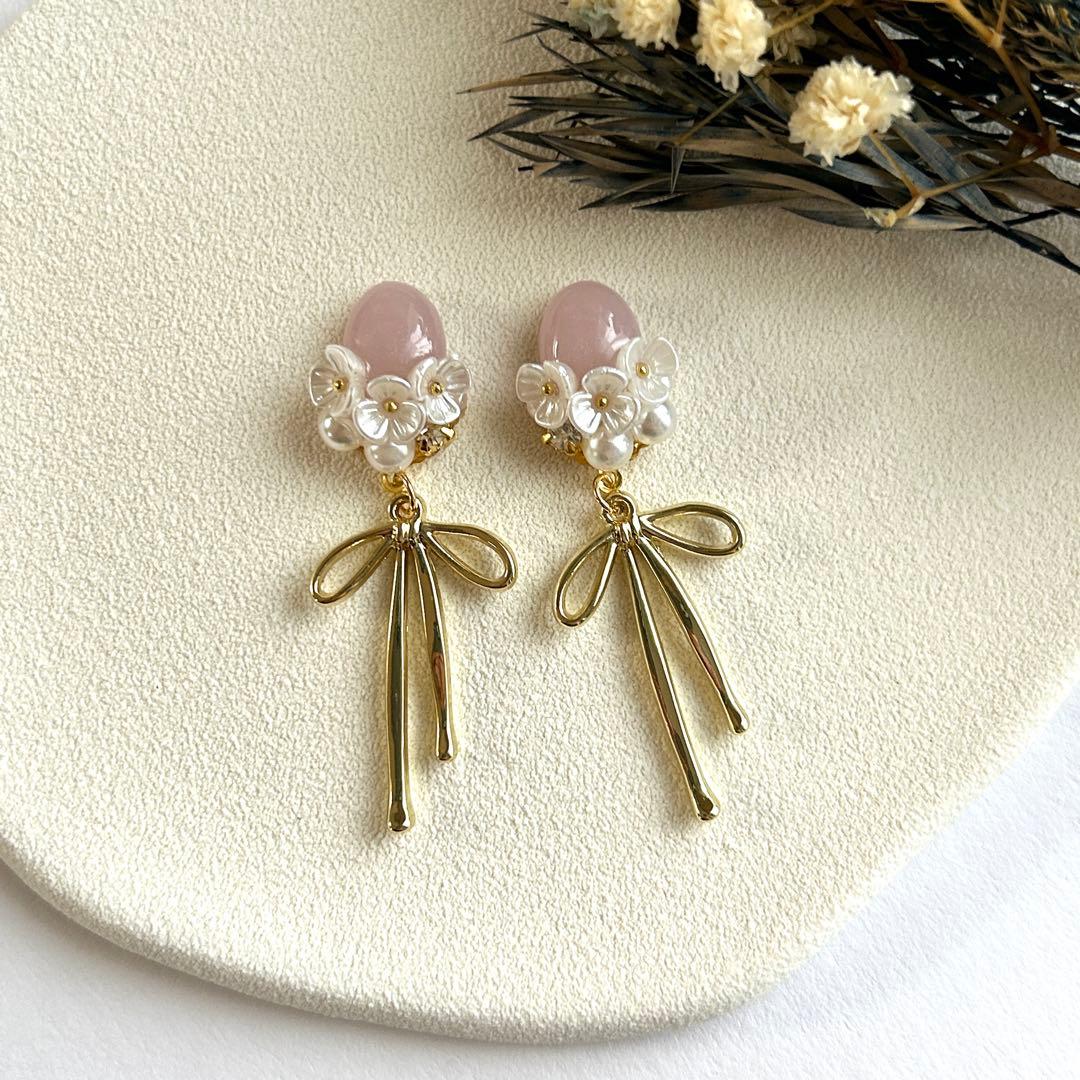 No.374 ハンドメイド　レジンフラワーカボション　リボンピアス　イヤリング