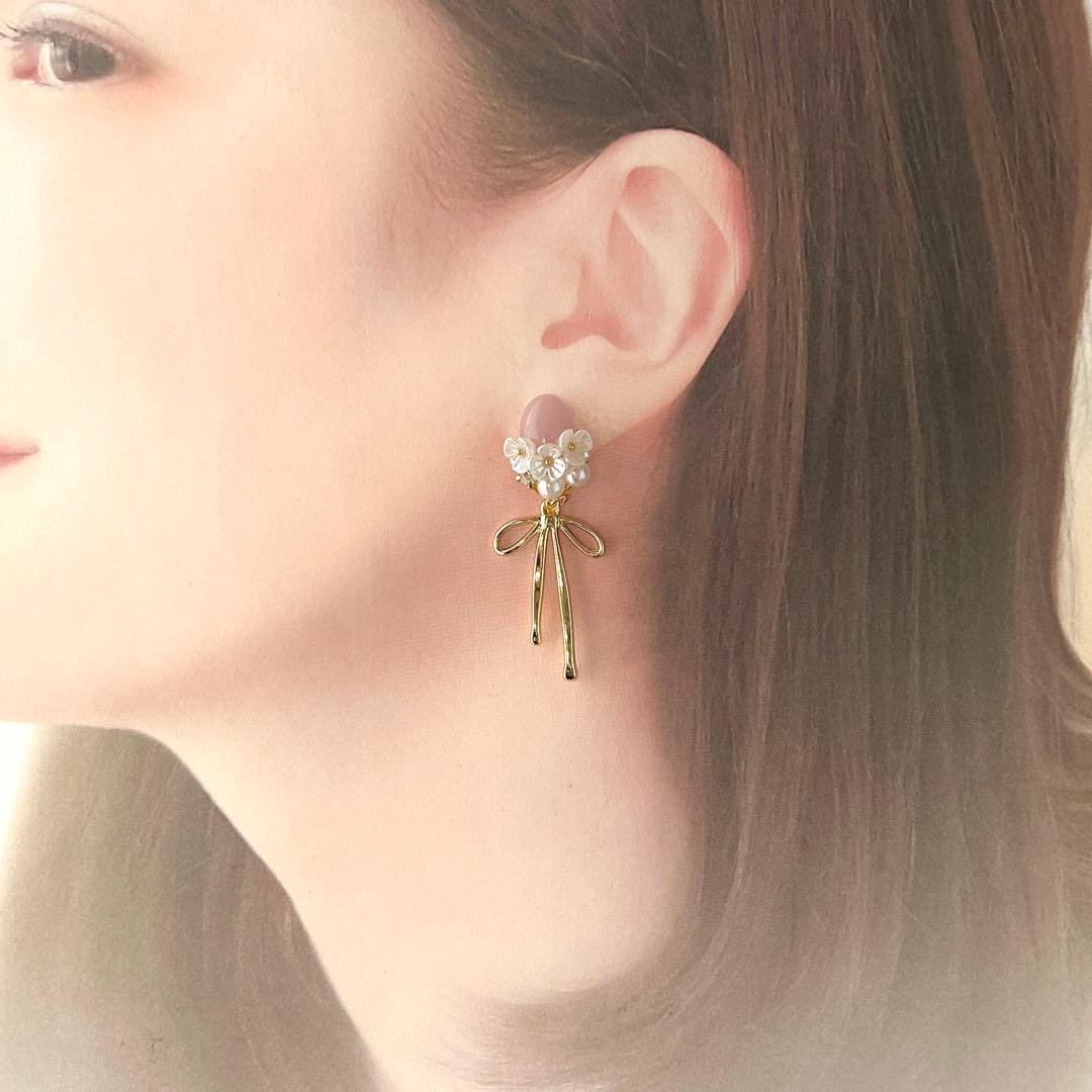 No.374 ハンドメイド　レジンフラワーカボション　リボンピアス　イヤリング