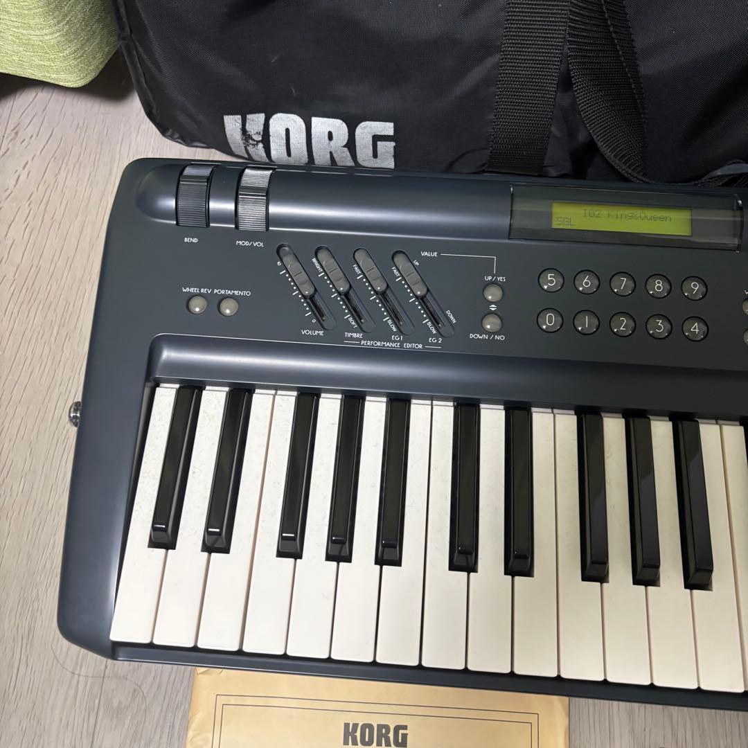 KORG 707 シンセサイザー　キーボード　コルグ