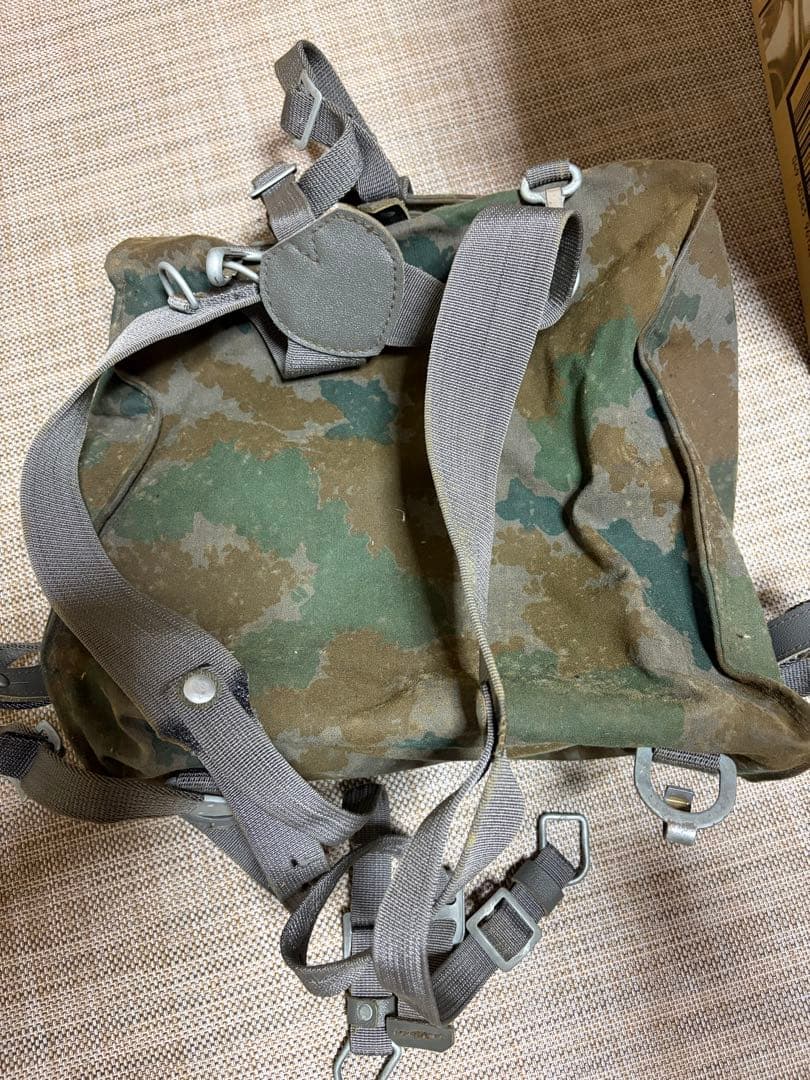 迷彩キャンバスバックパック