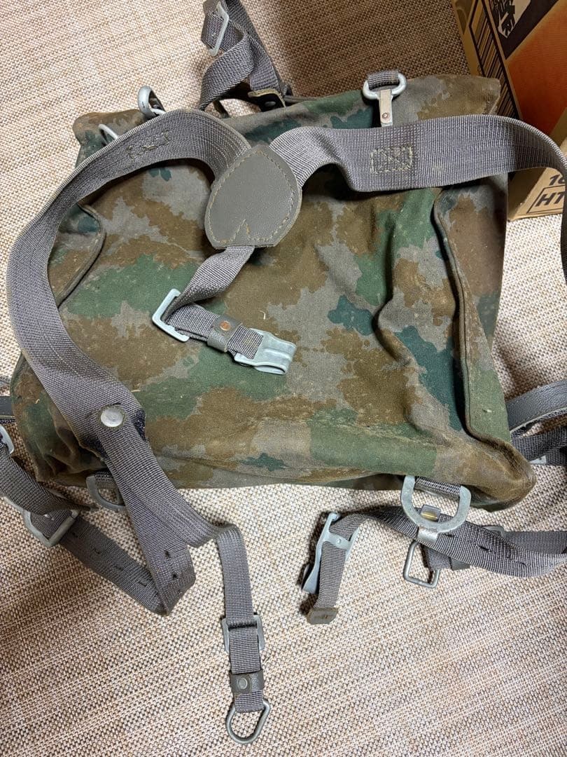 迷彩キャンバスバックパック