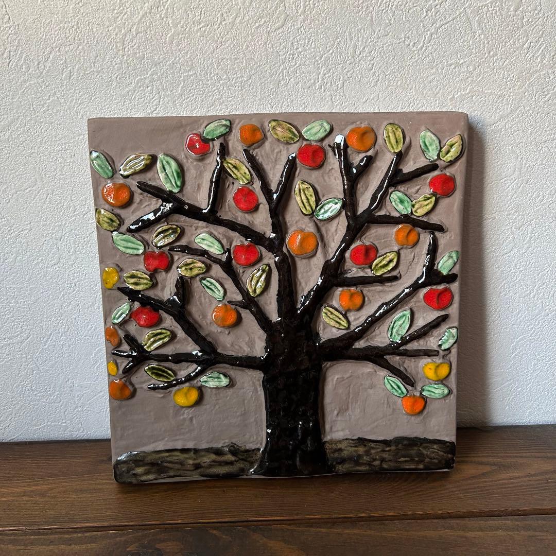 ガビ・シトロン　ジィガントフタ　りんごの木の陶板 1972年