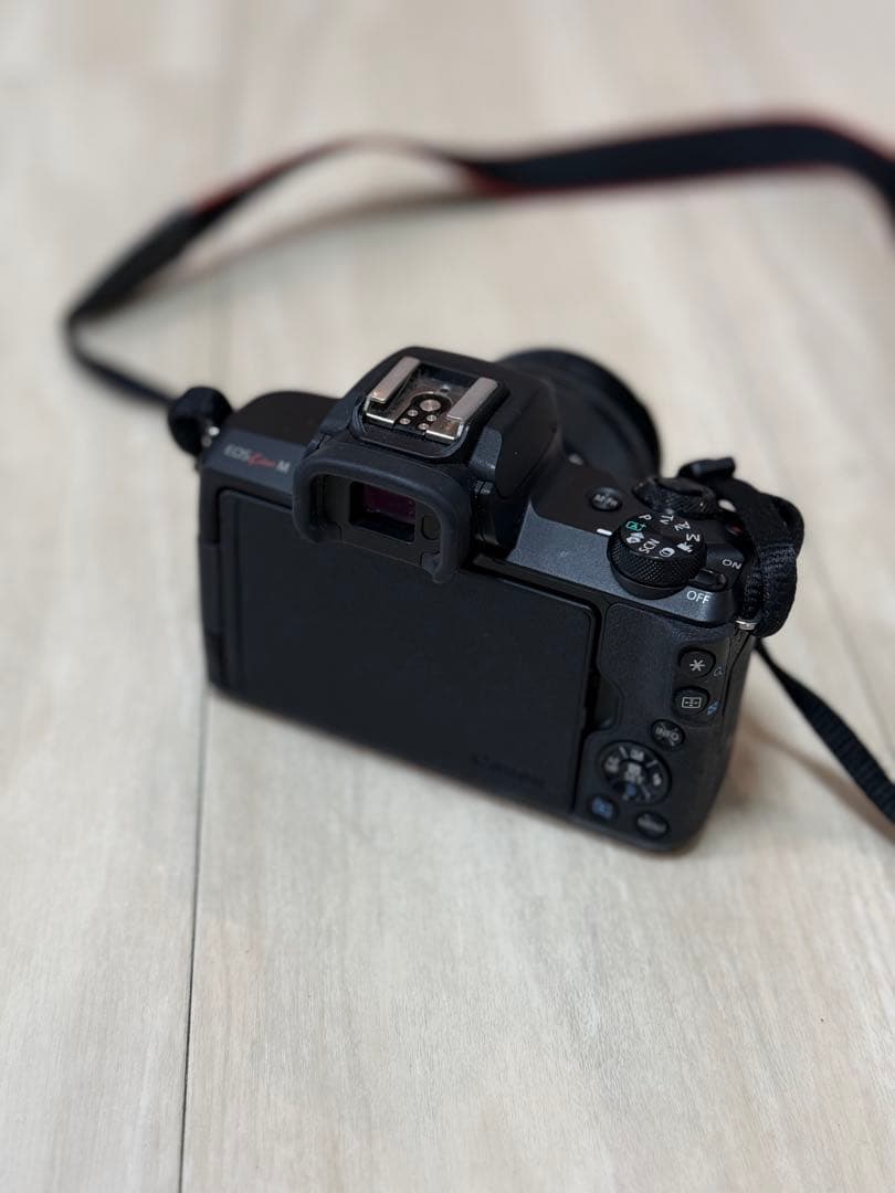 Canon EOS kiss M ミラーレス一眼カメラ