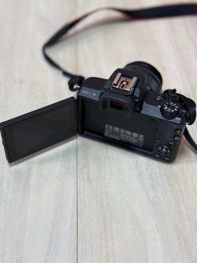 Canon EOS kiss M ミラーレス一眼カメラ