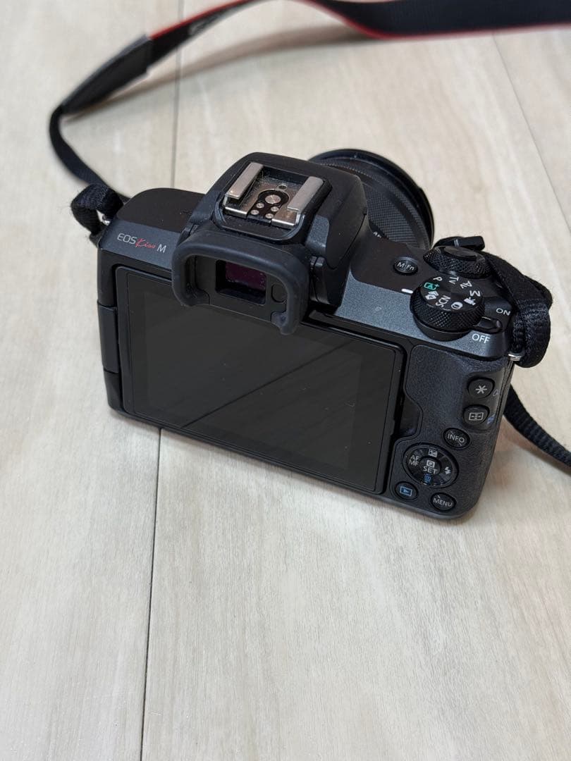 Canon EOS kiss M ミラーレス一眼カメラ