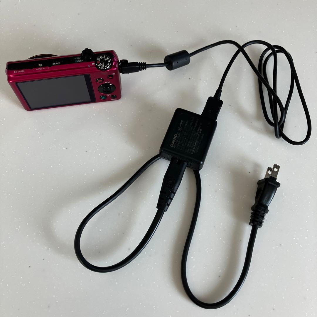 美品　CASIO EXILIM EX-ZR200 デジカメ　説明書付き