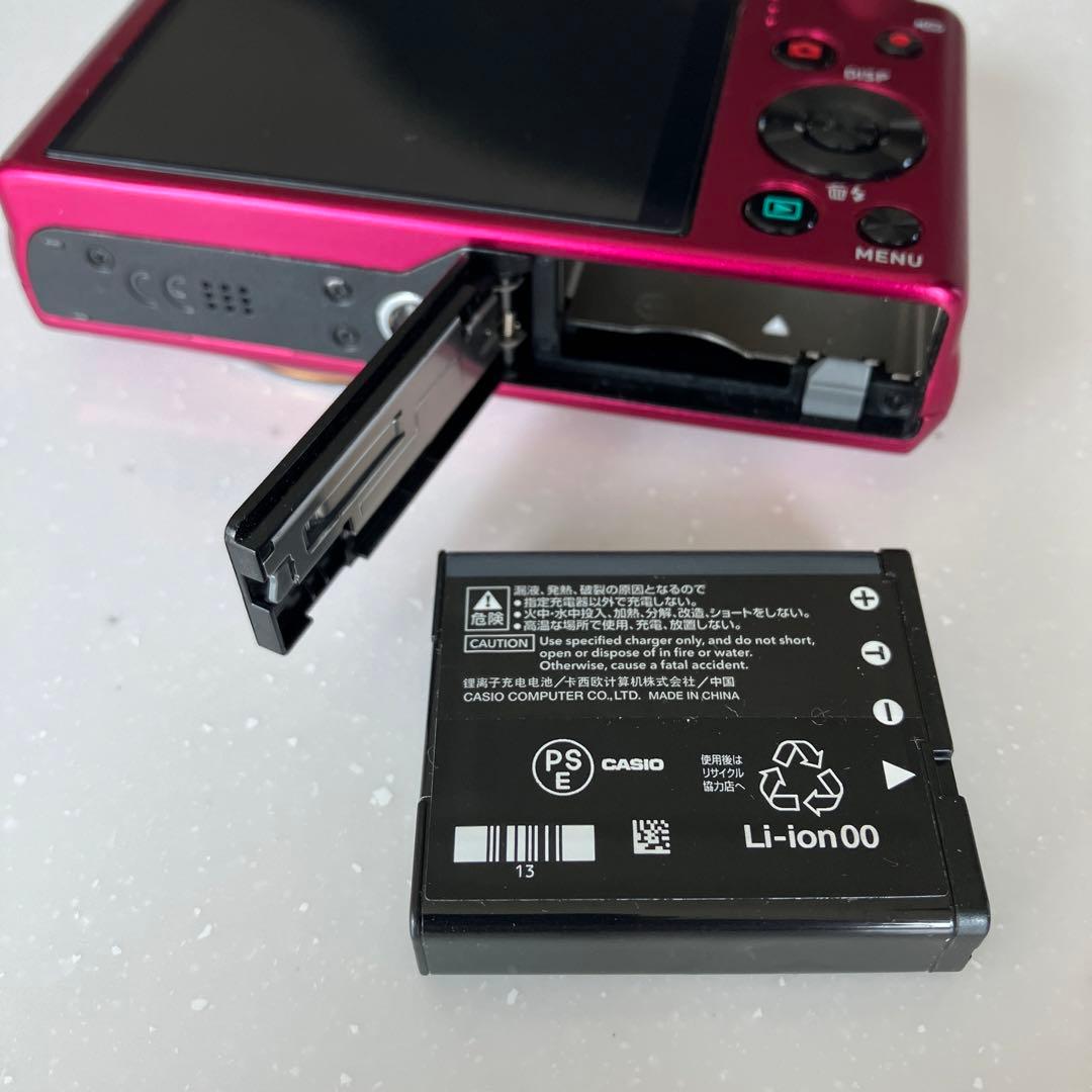 美品　CASIO EXILIM EX-ZR200 デジカメ　説明書付き