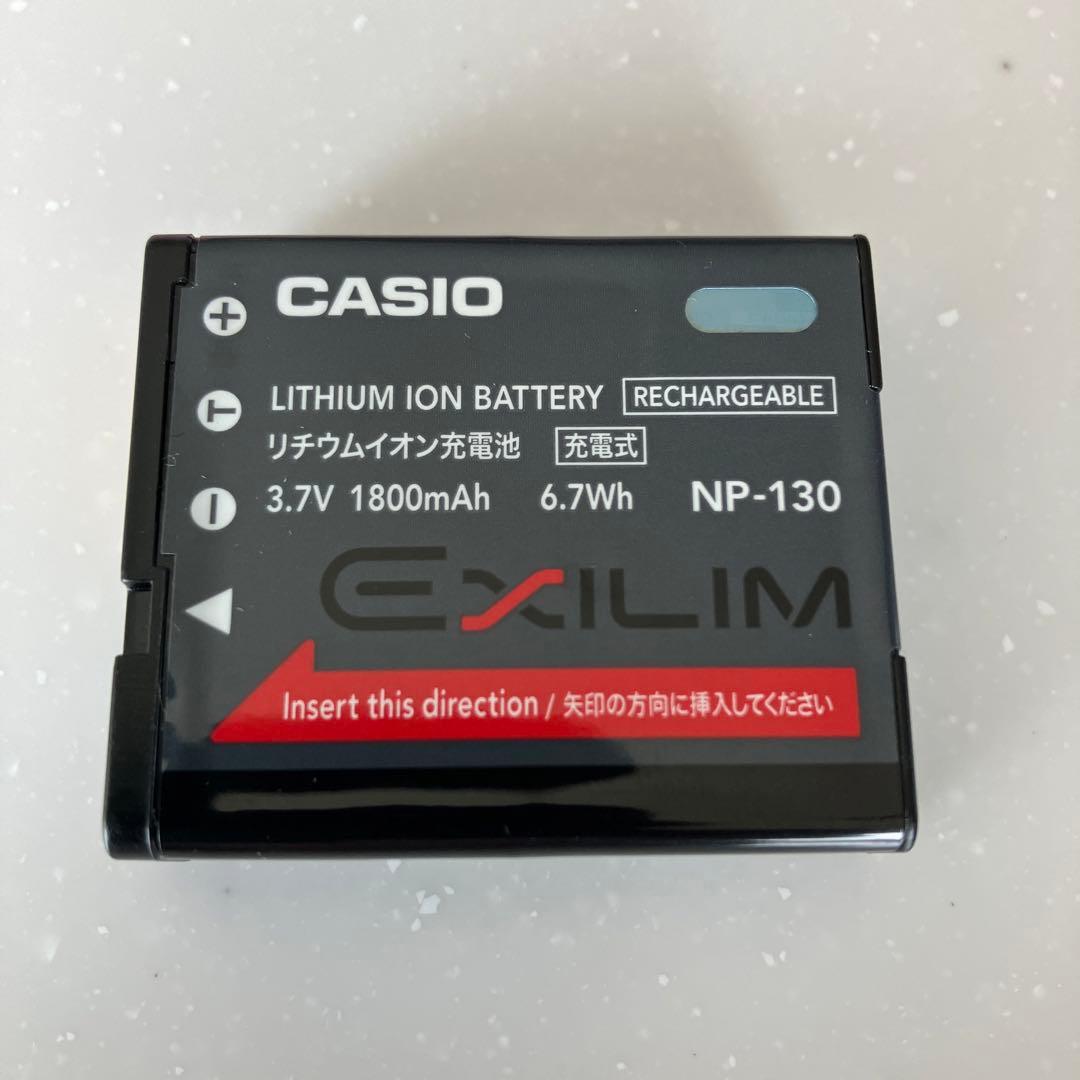 美品　CASIO EXILIM EX-ZR200 デジカメ　説明書付き