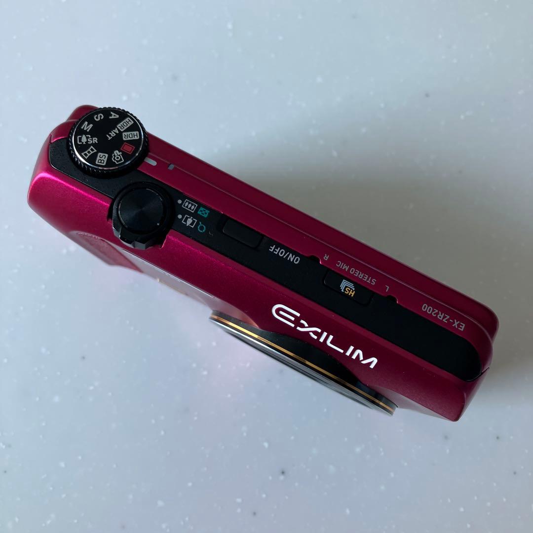 美品　CASIO EXILIM EX-ZR200 デジカメ　説明書付き