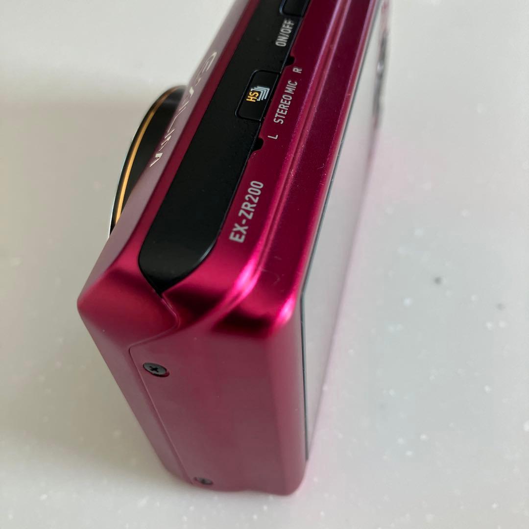 美品　CASIO EXILIM EX-ZR200 デジカメ　説明書付き