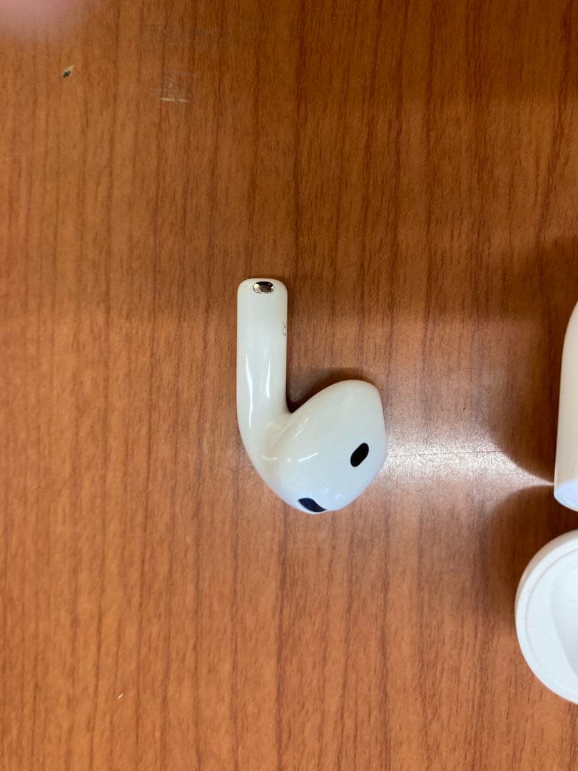 AirPods4 ノイズキャンセリング無し 右とケースのみ