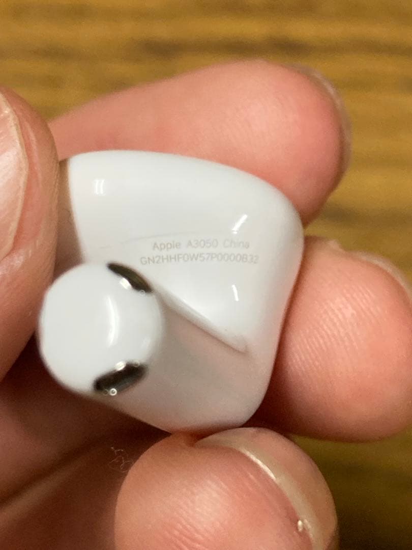 AirPods4 ノイズキャンセリング無し 右とケースのみ