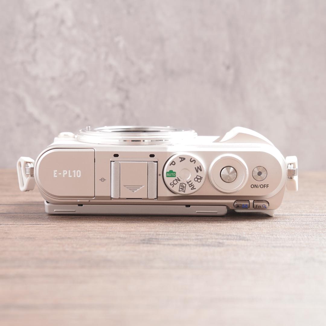 ショット数462回で新品級✨自撮り✨OLYMPUS PEN E-PL10　989