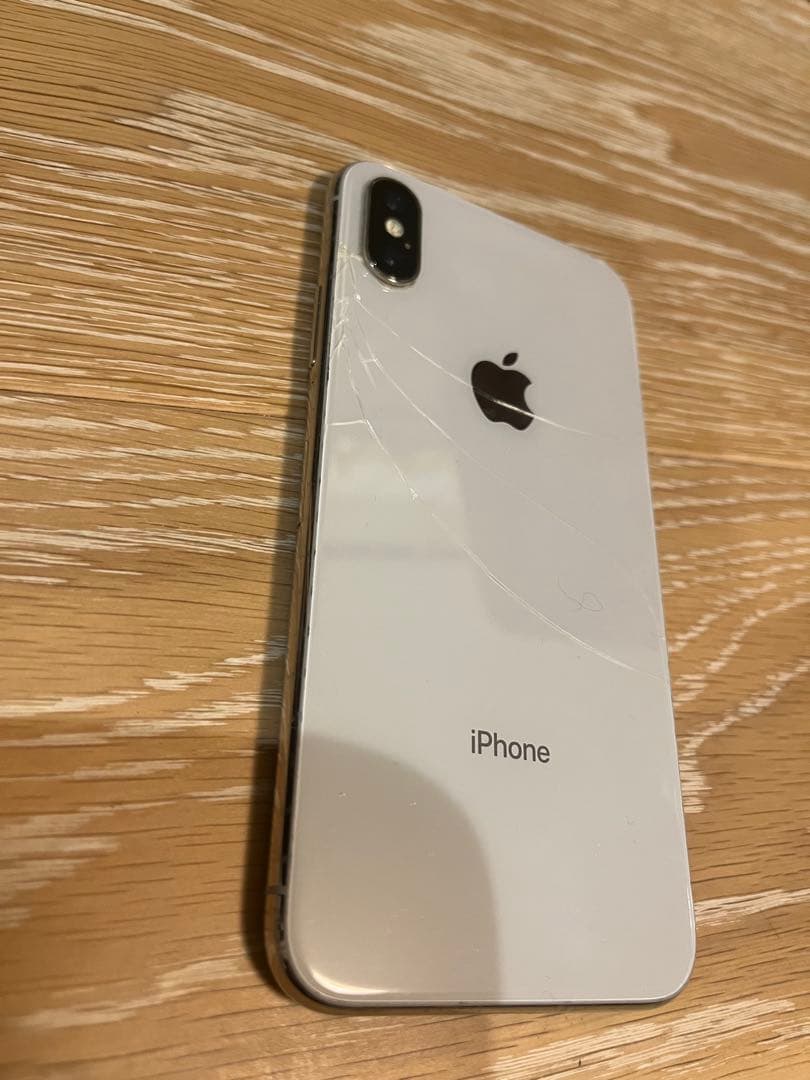 Apple iPhone X 本体 充電ケーブル、イヤホン付き　SIMフリー