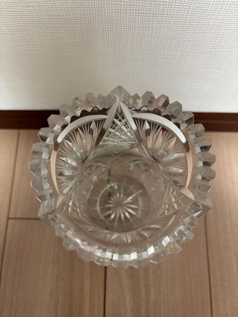 ボヘミアングラス 花瓶 クリスタルガラス製 カットデザイン 専用箱付き