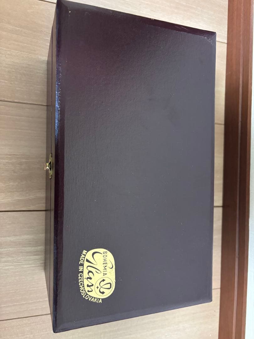 ボヘミアングラス 花瓶 クリスタルガラス製 カットデザイン 専用箱付き