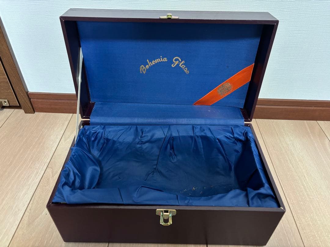 ボヘミアングラス 花瓶 クリスタルガラス製 カットデザイン 専用箱付き