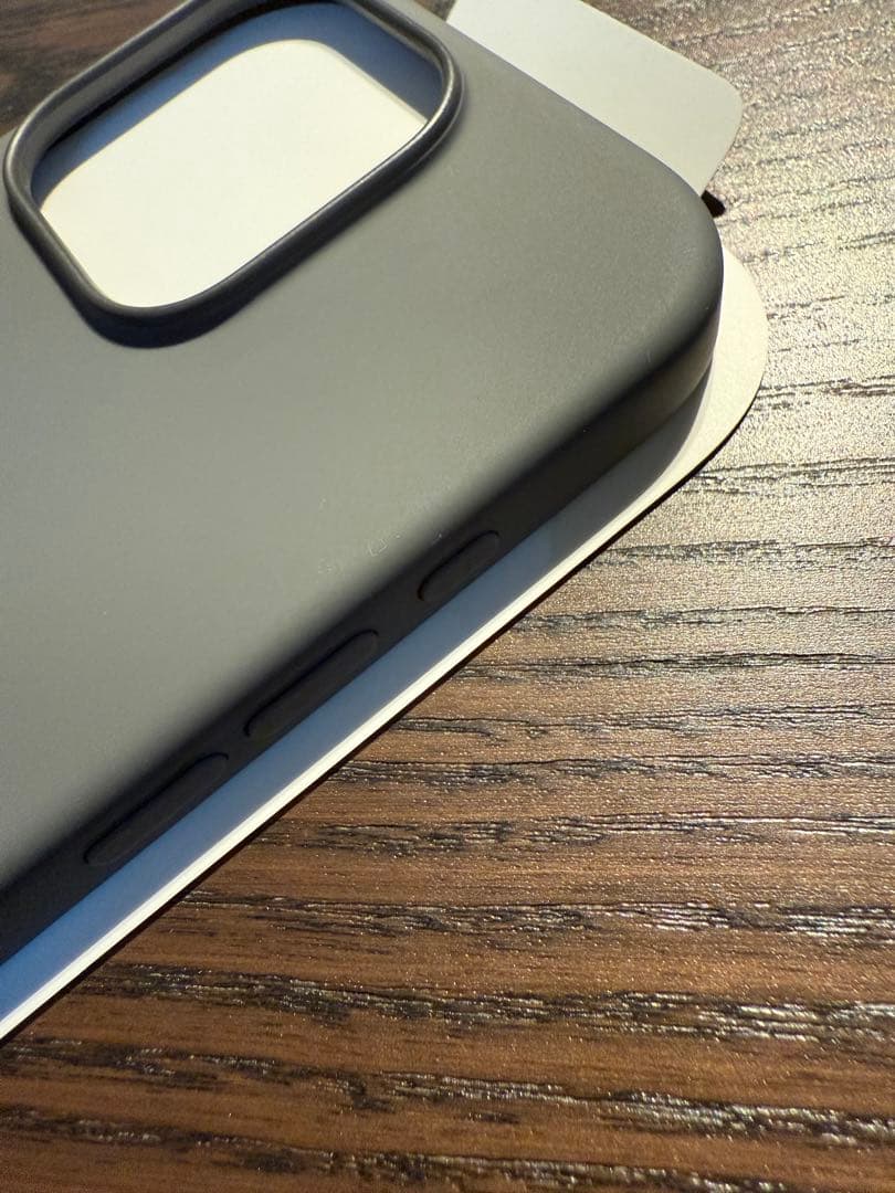 iPhone 16 Pro 専用純正 シリコンケース　ストーングレイ