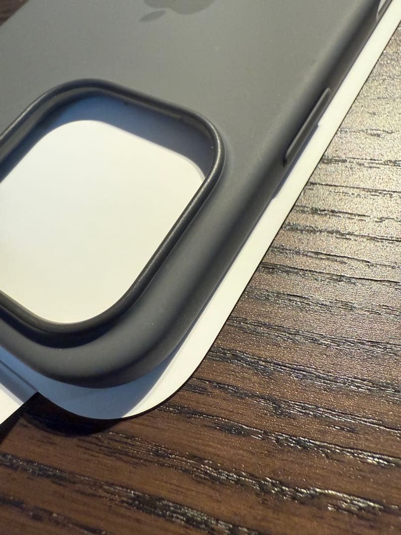 iPhone 16 Pro 専用純正 シリコンケース　ストーングレイ