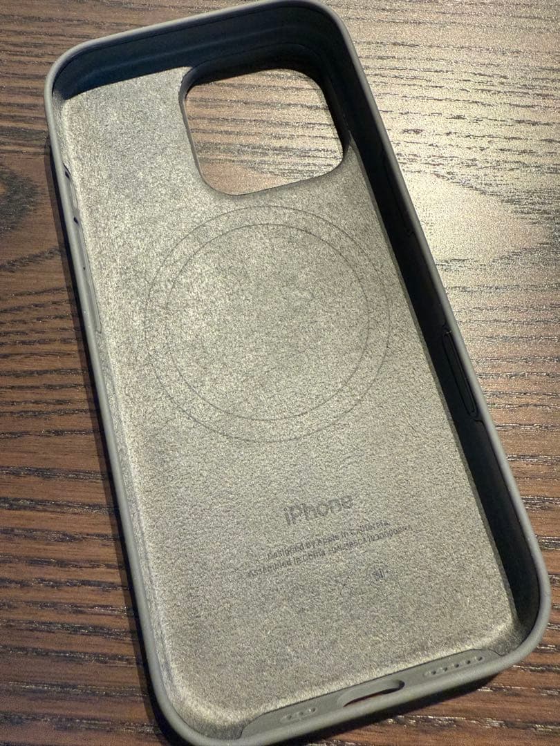 iPhone 16 Pro 専用純正 シリコンケース　ストーングレイ