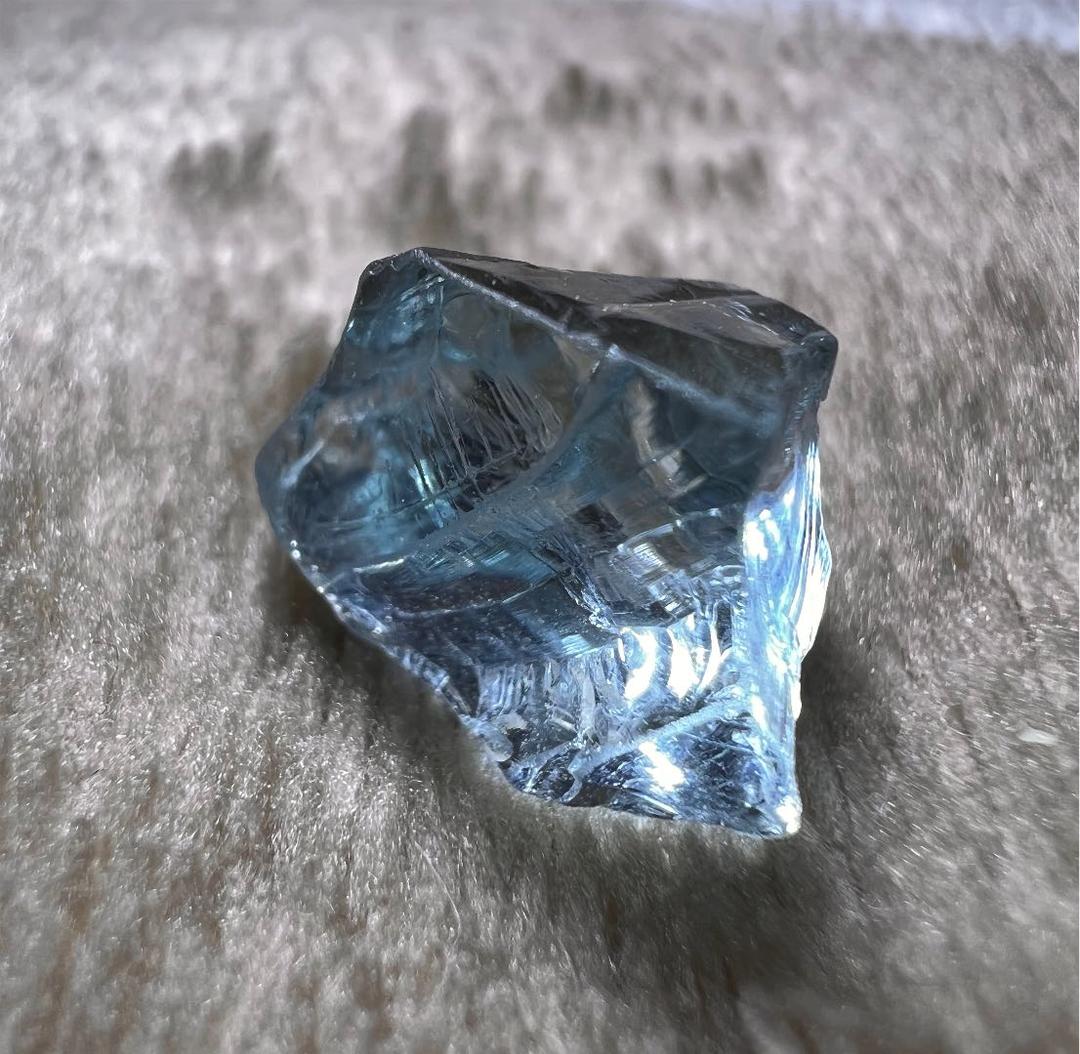 非加熱アクアマリン　原石　宝石使用レベル