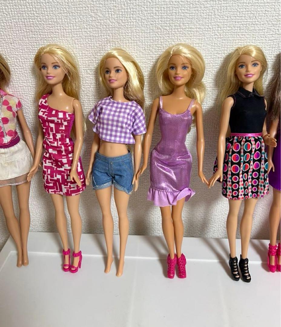 バービーのお人形、1999年20009年あり