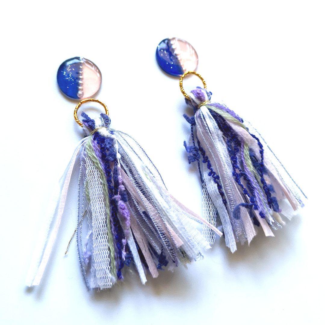 取引中　【sale】2way*ペールピンクとブルーのカラフルなタッセルピアス