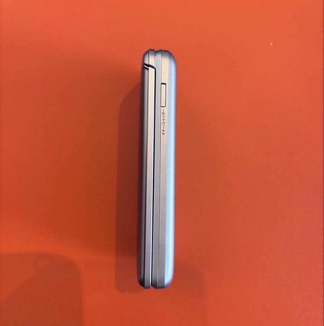 【美品】DIGNO NP902KC シルバー　携帯電話