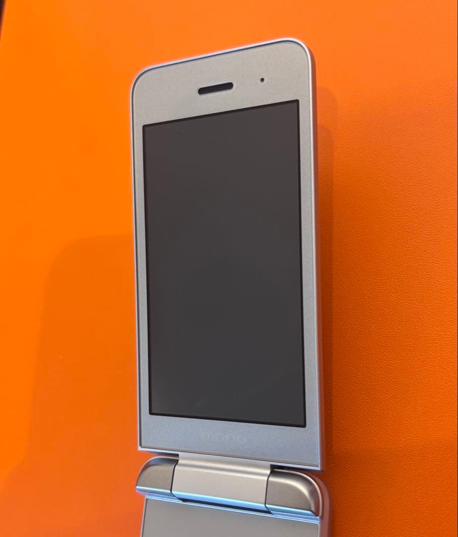 【美品】DIGNO NP902KC シルバー　携帯電話