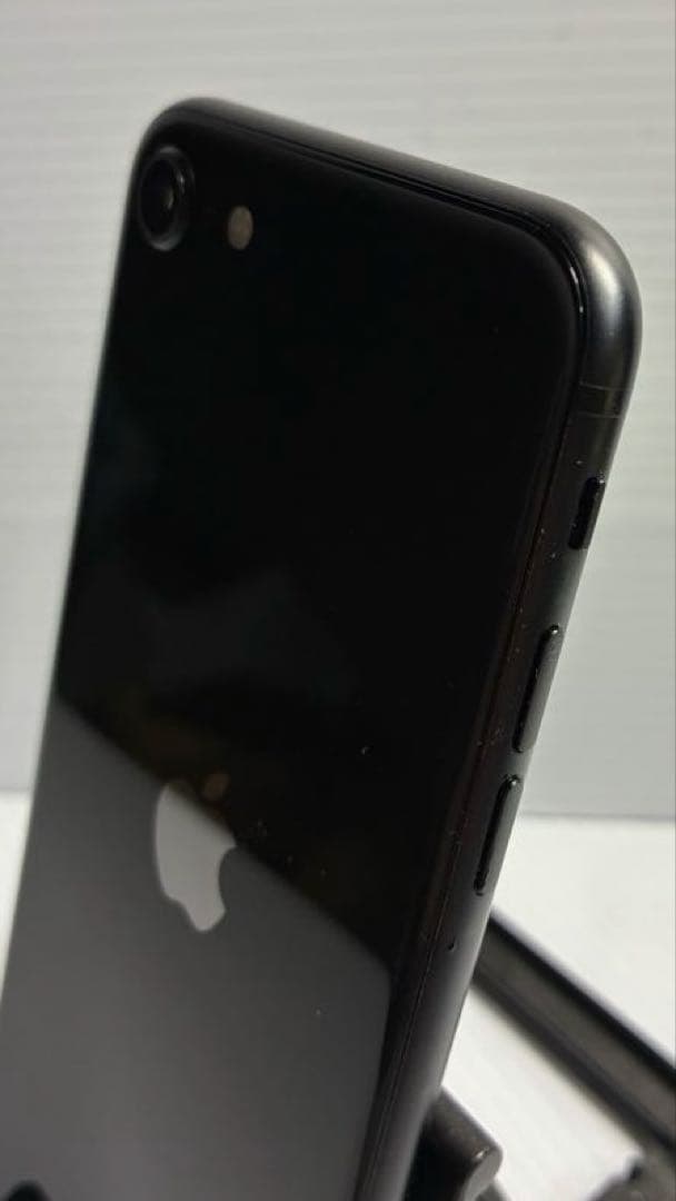 【美品】iPhoneSE 第二世代 64GB simフリー ブラック