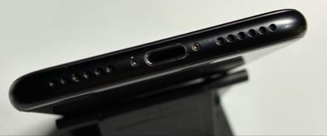 【美品】iPhoneSE 第二世代 64GB simフリー ブラック