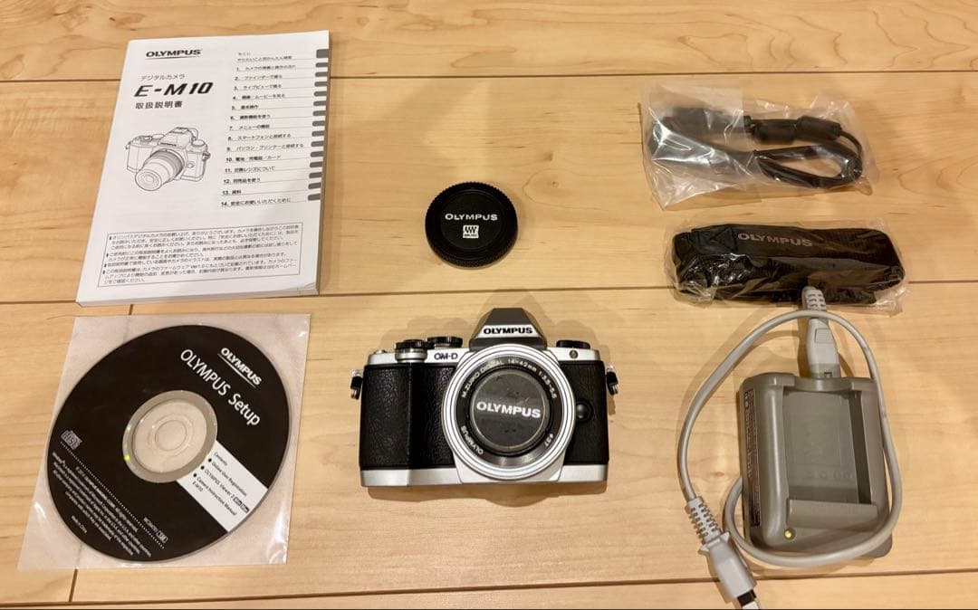 OLYMPUS OM-D E-M10 ミラーレスカメラ・レンズ3本セット