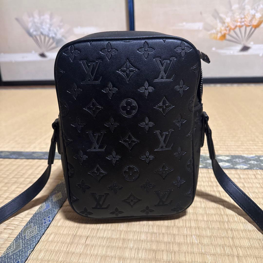 ショルダーバッグ　黒