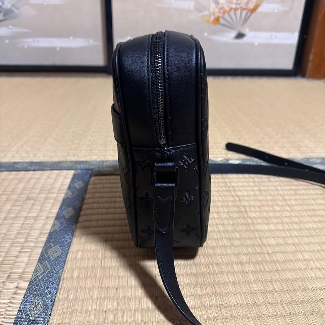 ショルダーバッグ　黒