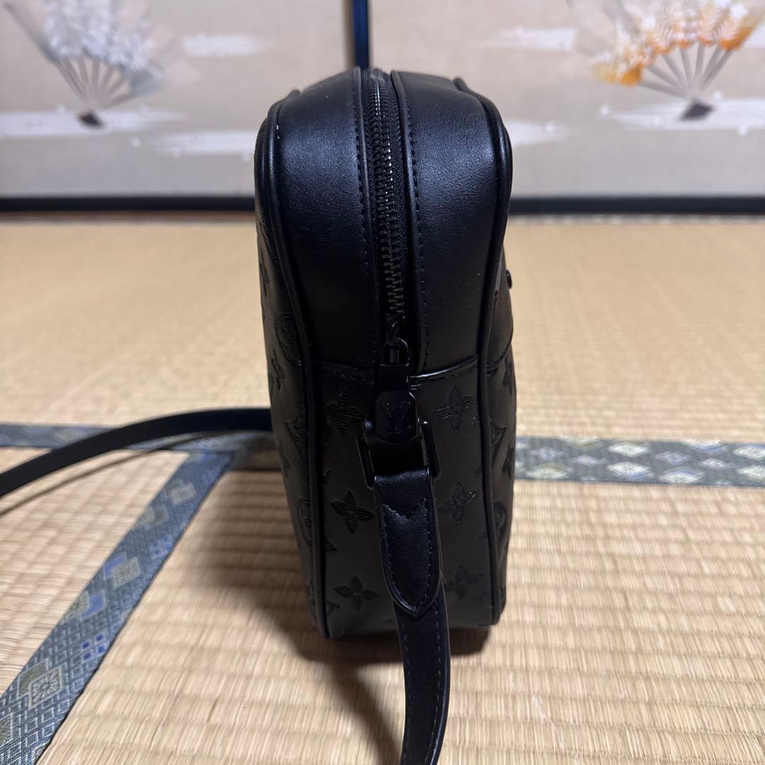 ショルダーバッグ　黒