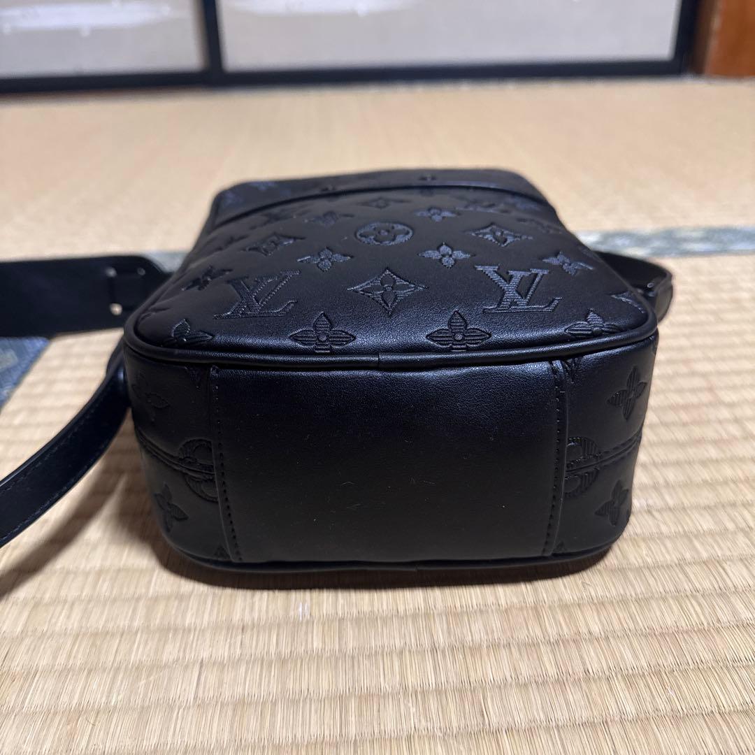 ショルダーバッグ　黒