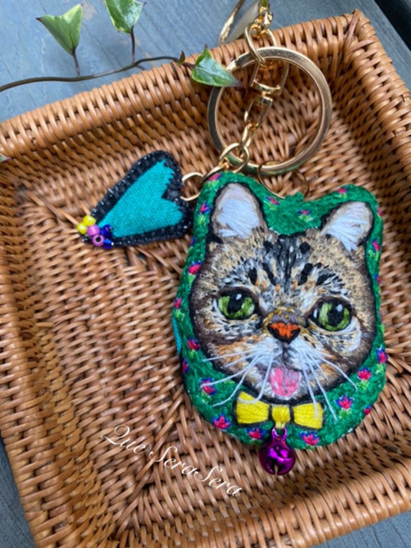 刺繍　猫　チャーム　キーホルダー　ハンドメイド